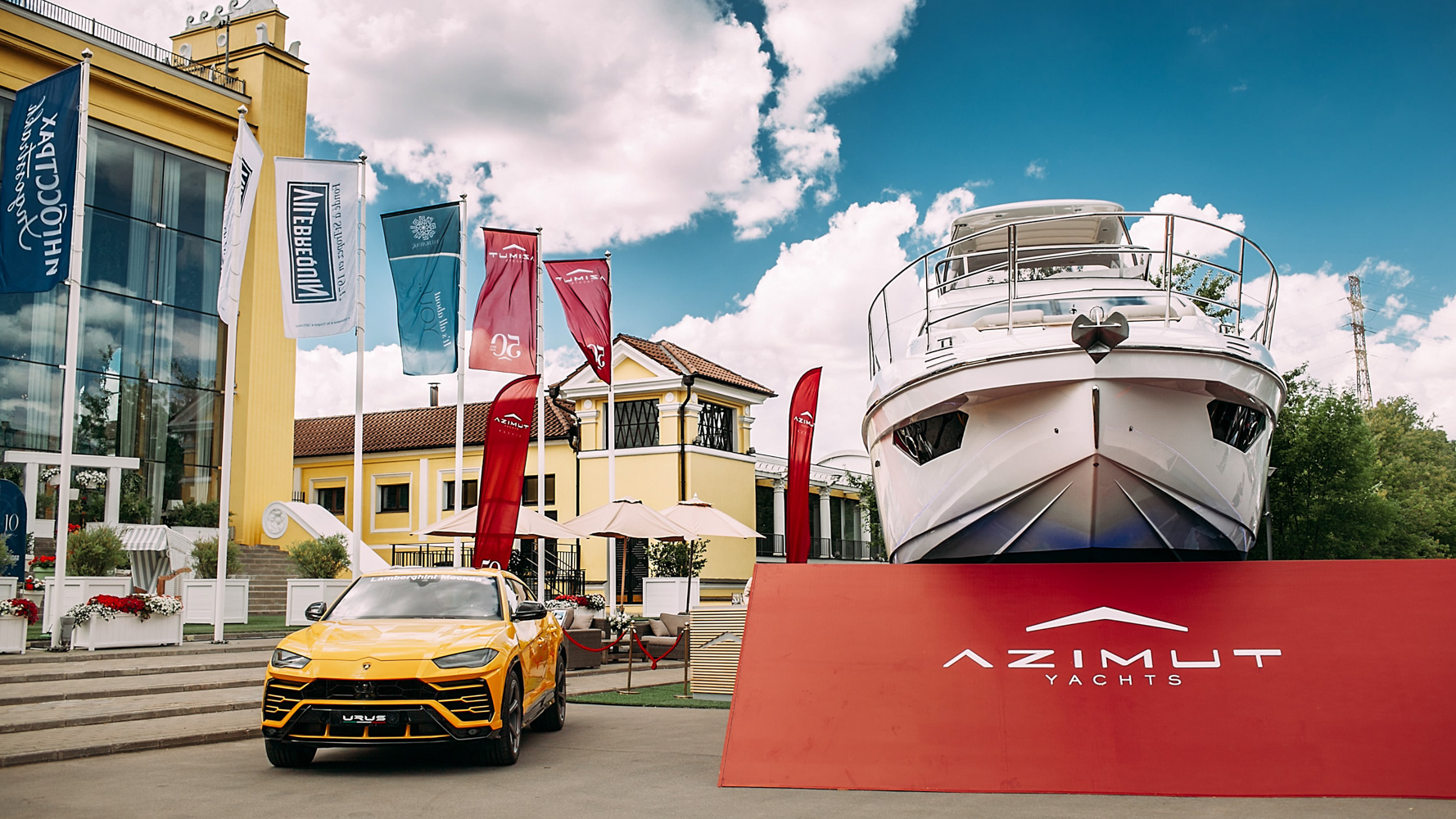 BTL-реклама в местах элитного отдыха, экспонирование автомобилей, недвижимости на яхтенной выставке Moscow Yacht Show
